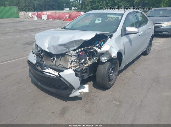 2T1BURHE0HC922383 2017 TOYOTA COROLLA Silver Widok z przodu