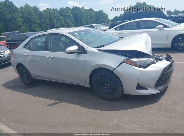2T1BURHE0HC922383 2017 TOYOTA COROLLA Silver Widok wnętrza z tyłu