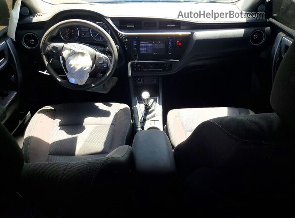 2T1BURHE0JC055282 2018 TOYOTA COROLLA Gray Вид панелі приладів