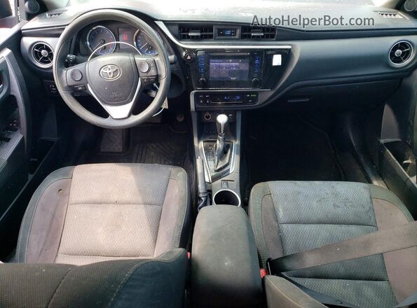 2T1BURHE0JC065424 2018 TOYOTA COROLLA Красный Вид панели приборов