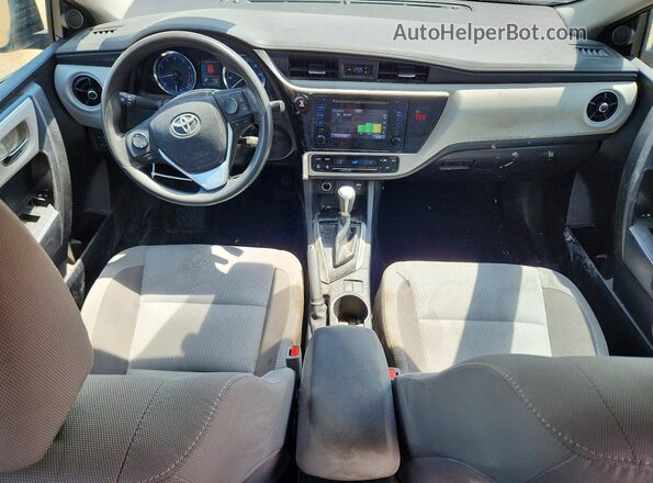 2T1BURHE0JC968690 2018 TOYOTA COROLLA Синий Вид панели приборов