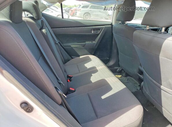 2T1BURHE0JC988499 2018 TOYOTA COROLLA White Հետևի նստատեղերի տեսք