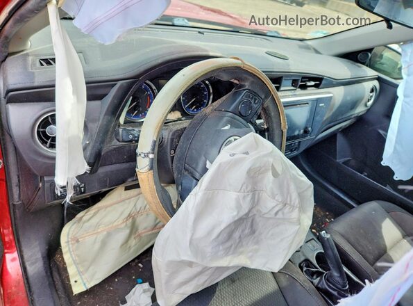2T1BURHE1HC788046 2017 TOYOTA COROLLA Red Вид панелі приладів