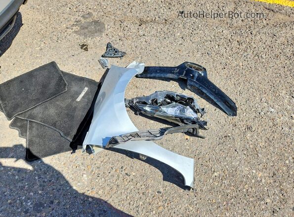 2T1BURHE1HC834037 2017 TOYOTA COROLLA Silver Engine compartment view