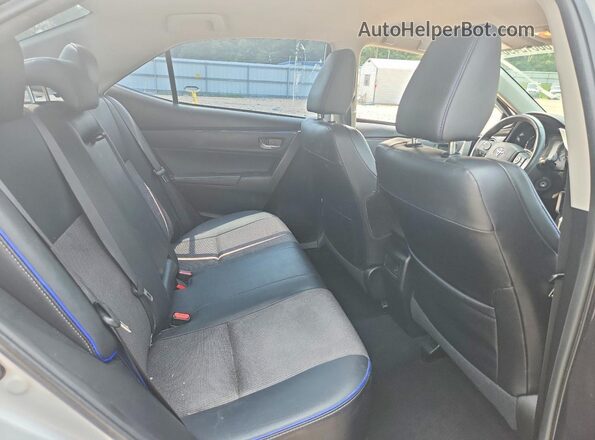 2T1BURHE1JC064329 2018 TOYOTA COROLLA Silver Widok tylnych siedzeń