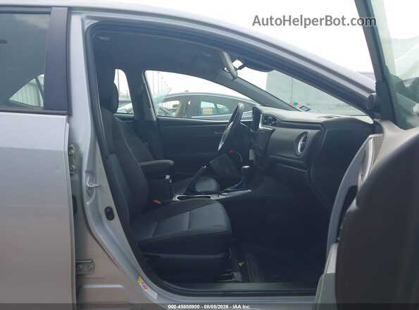 2T1BURHE1JC969878 2018 TOYOTA COROLLA Silver წინა სალონის ხედი