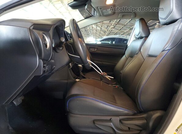 2T1BURHE1KC208768 2019 TOYOTA COROLLA White Front interior view