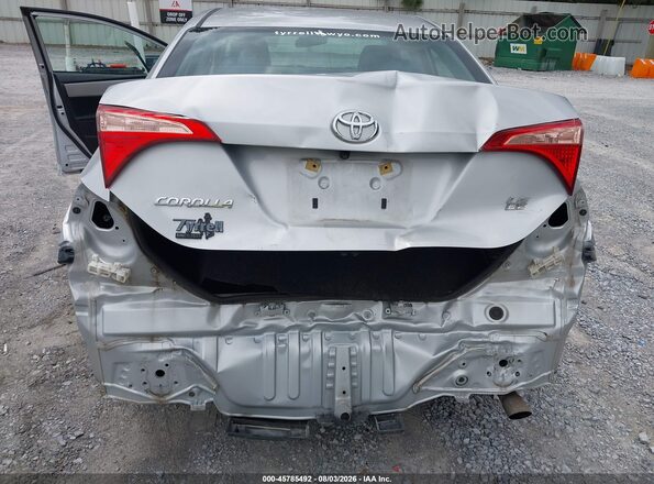 2T1BURHE2HC772051 2017 TOYOTA COROLLA Серебряный Вид спереди