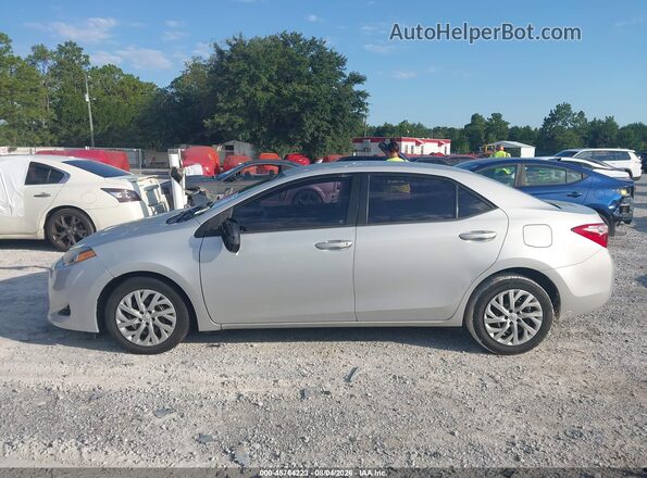 2T1BURHE2HC828053 2017 TOYOTA COROLLA Silver Widok wnętrza 360 stopni