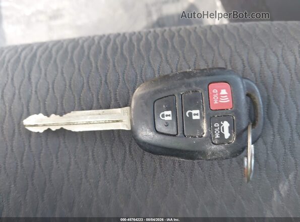 2T1BURHE2HC828053 2017 TOYOTA COROLLA Silver Widok deski rozdzielczej