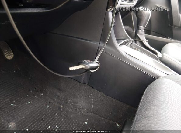 2T1BURHE2HC935491 2017 TOYOTA COROLLA Gold Widok deski rozdzielczej
