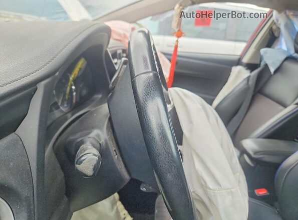 2T1BURHE2JC044588 2018 TOYOTA COROLLA Red Widok zestawu wskaźników