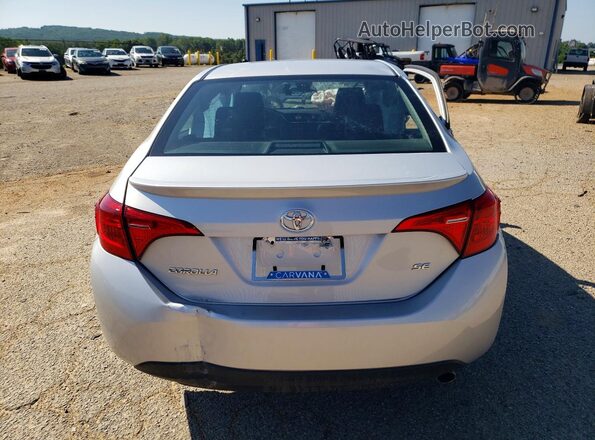 2T1BURHE2JC065070 2018 TOYOTA COROLLA Silver Widok z tyłu