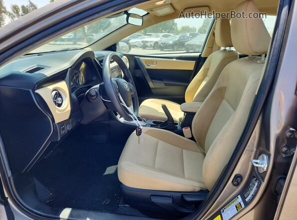 2T1BURHE2JC090115 2018 TOYOTA COROLLA Серый Вид салона спереди