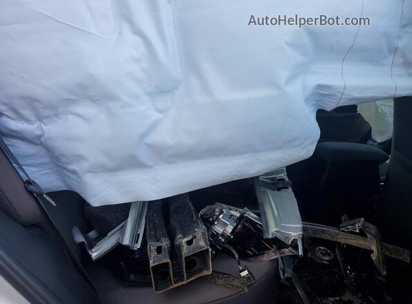 2T1BURHE2KC205751 2019 TOYOTA COROLLA Silver Rear seats view