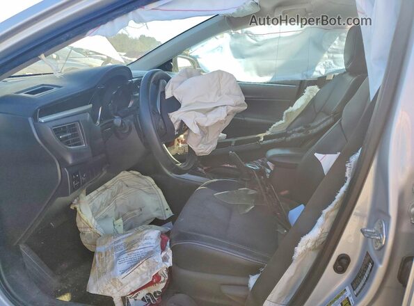 2T1BURHE3GC707563 2016 TOYOTA COROLLA Silver Widok wnętrza z przodu