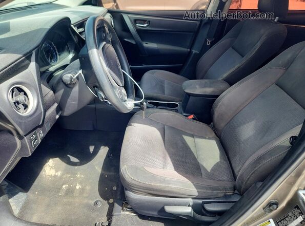 2T1BURHE3HC818387 2017 TOYOTA COROLLA Gray Front interior view