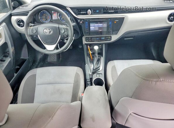 2T1BURHE3HC868223 2017 TOYOTA COROLLA Серый Вид панели приборов