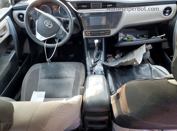 2T1BURHE3JC067684 2018 TOYOTA COROLLA Gray Вид панелі приладів