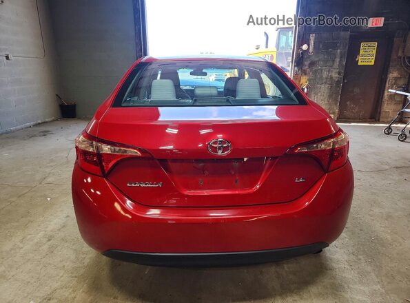 2T1BURHE3JC975391 2018 TOYOTA COROLLA Красный Вид сзади