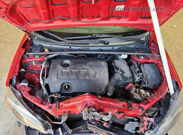 2T1BURHE3JC975391 2018 TOYOTA COROLLA Красный Вид задней части салона