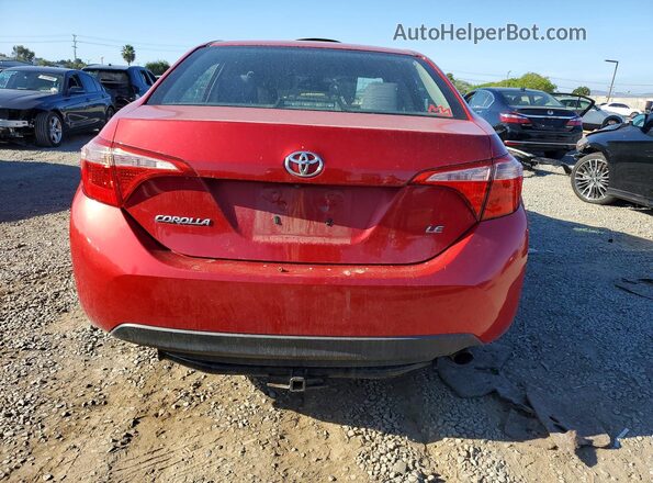 2T1BURHE3JC983992 2018 TOYOTA COROLLA Red Вид ззаду