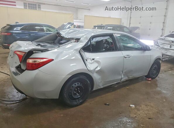 2T1BURHE3KC242386 2019 TOYOTA COROLLA Серебряный Задняя правая четверть