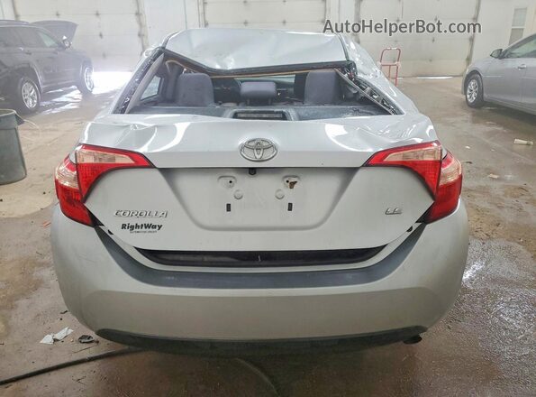 2T1BURHE3KC242386 2019 TOYOTA COROLLA Серебряный Вид сзади