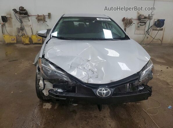 2T1BURHE3KC242386 2019 TOYOTA COROLLA Серебряный Вид спереди