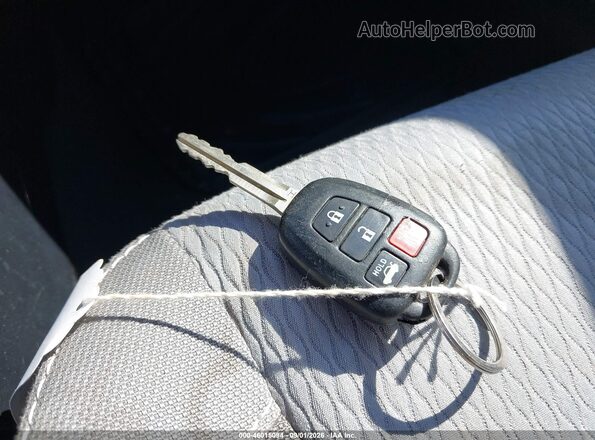 2T1BURHE4HC894006 2017 TOYOTA COROLLA Серый Вид панели приборов