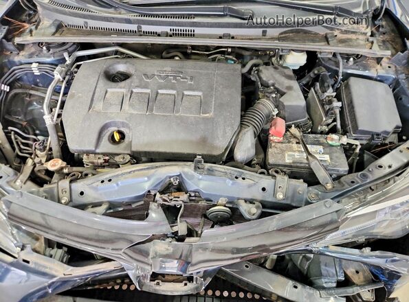 2T1BURHE4JC028585 2018 TOYOTA COROLLA Blue Widok wnętrza z tyłu