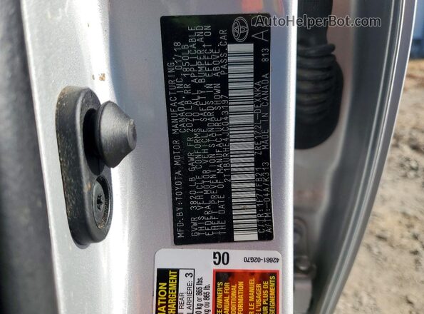 2T1BURHE4JC043197 2018 TOYOTA COROLLA Silver Vista del compartimento del motor