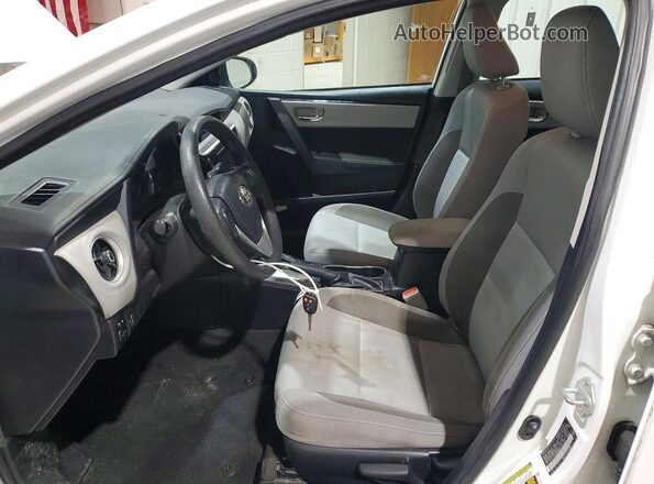 2T1BURHE4JC047430 2018 TOYOTA COROLLA White Front interior view