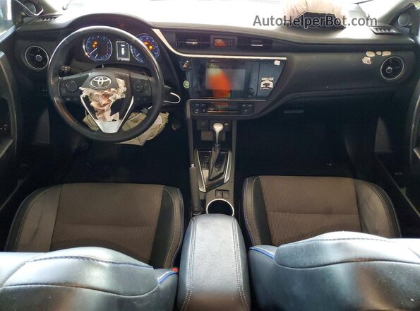 2T1BURHE4JC069072 2018 TOYOTA COROLLA Gray Dashboard view
