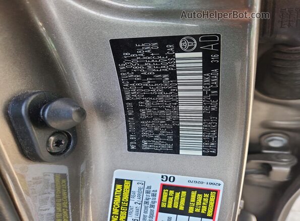 2T1BURHE4JC079701 2018 TOYOTA COROLLA Желто-коричневый Вид подкапотного пространства