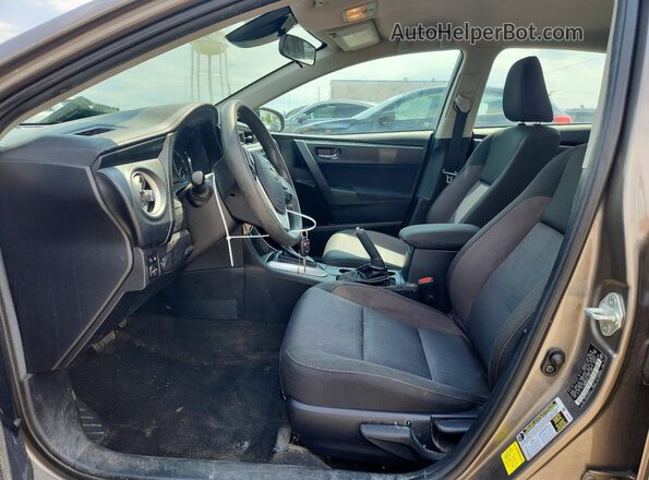 2T1BURHE4JC079701 2018 TOYOTA COROLLA Желто-коричневый Вид салона спереди