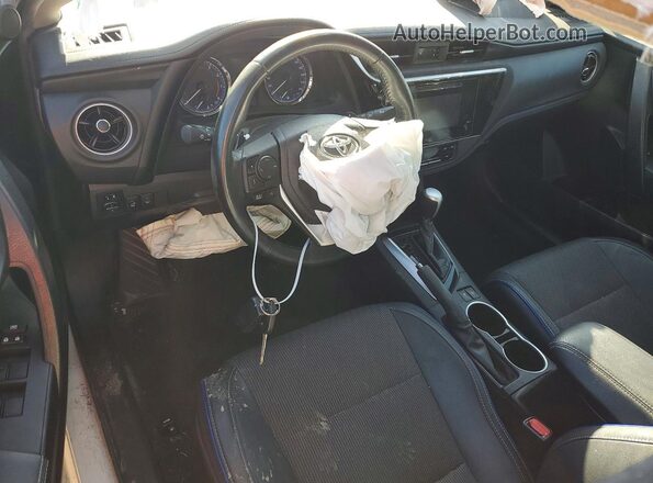 2T1BURHE4KC164698 2019 TOYOTA COROLLA White Вид панелі приладів