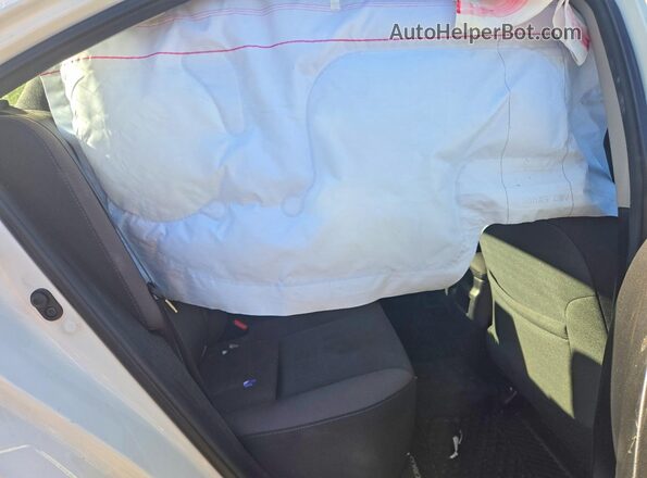 2T1BURHE4KC226519 2019 TOYOTA COROLLA White Вид задніх сидінь