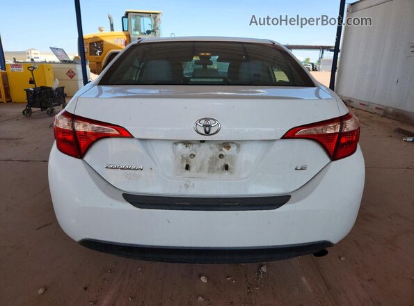 2T1BURHE5HC821940 2017 TOYOTA COROLLA Белый Вид сзади