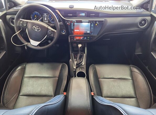 2T1BURHE5HC900881 2017 TOYOTA COROLLA Silver Widok deski rozdzielczej