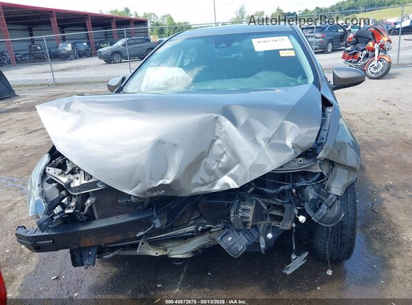 2T1BURHE5JC014808 2018 TOYOTA COROLLA Серый Вид задней части салона