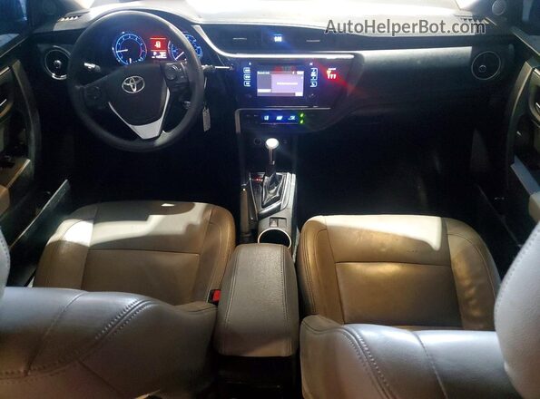 2T1BURHE5JC033892 2018 TOYOTA COROLLA Gray Widok deski rozdzielczej