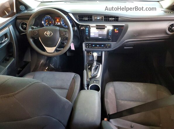 2T1BURHE5JC040499 2018 TOYOTA COROLLA Gray Widok deski rozdzielczej