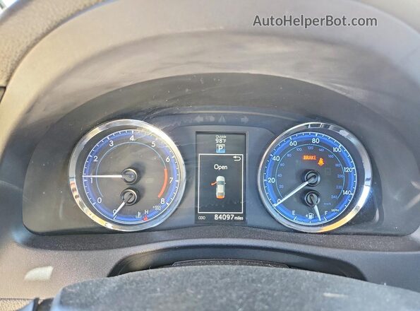 2T1BURHE5JC051776 2018 TOYOTA COROLLA Silver Սարքավորումների վահանակի տեսք