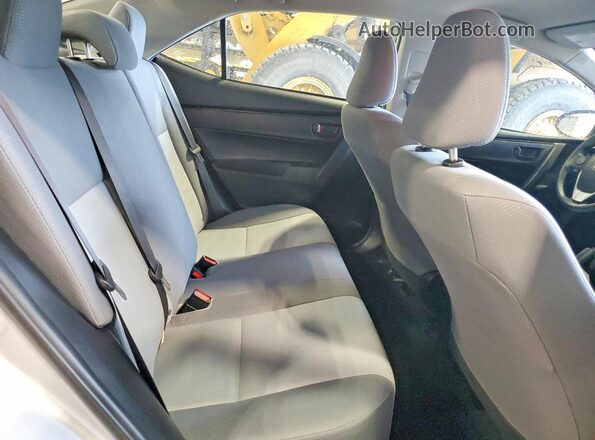2T1BURHE6HC815743 2017 TOYOTA COROLLA Серебряный Вид задних сидений