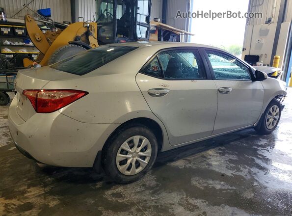 2T1BURHE6HC815743 2017 TOYOTA COROLLA Серебряный Задняя правая четверть