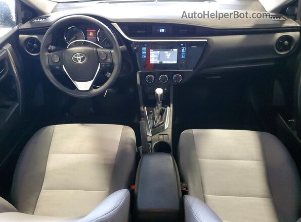 2T1BURHE6HC815743 2017 TOYOTA COROLLA Серебряный Вид панели приборов