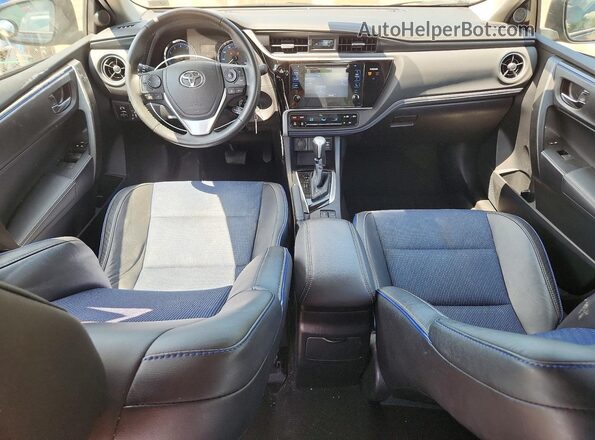 2T1BURHE6HC844417 2017 TOYOTA COROLLA Черный Вид панели приборов