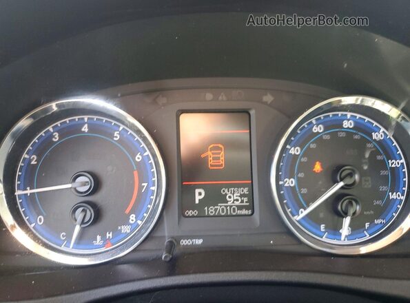 2T1BURHE6HC895786 2017 TOYOTA COROLLA Red Вид щитка приладів