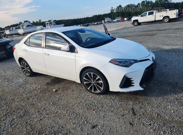2T1BURHE6JC032038 2018 TOYOTA COROLLA Белый Передняя правая четверть